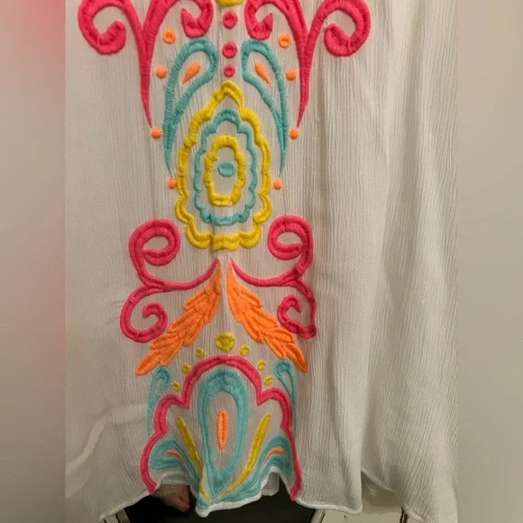 Lilly Pulitzer White Tunic with Pink and Orange Accents. Only worn a few times. - Picture 9 of 15